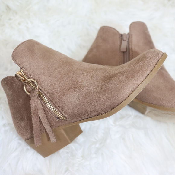 2Y Dusty Rose Booties - Picture 8 of 16